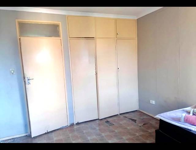 3 BEDROOM APARTMENT FOR SALE IN SUNNYSIDE
